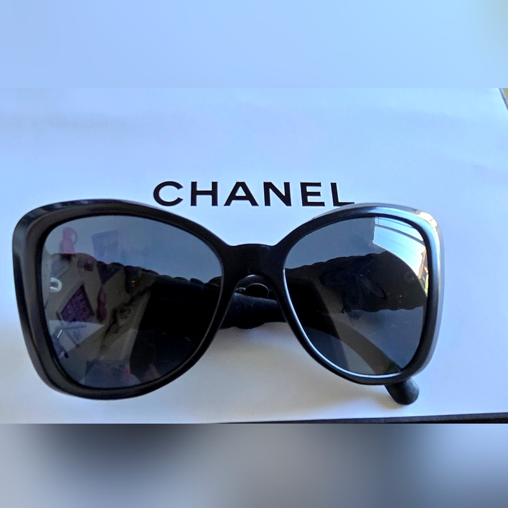 Vintage CHANEL Leather Camellia Sunglasses 5137-Q c.501/S8